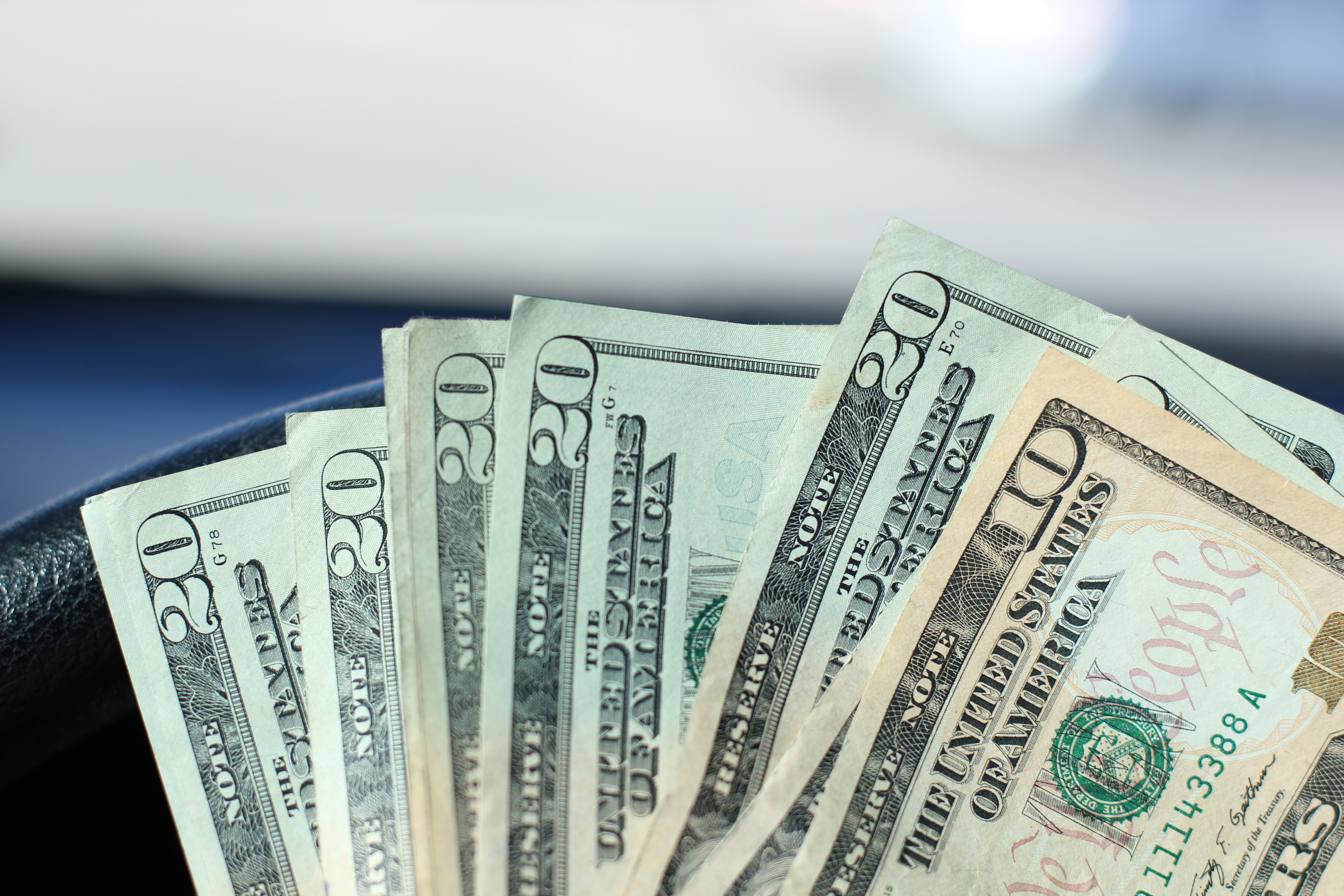 Accepting cash? Here's when to avoid it in your service business